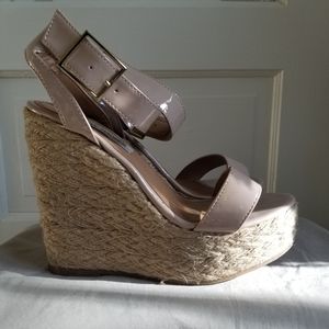 Steve Madden Nude Patent Strappy Espadrille Platform Wedges size 7